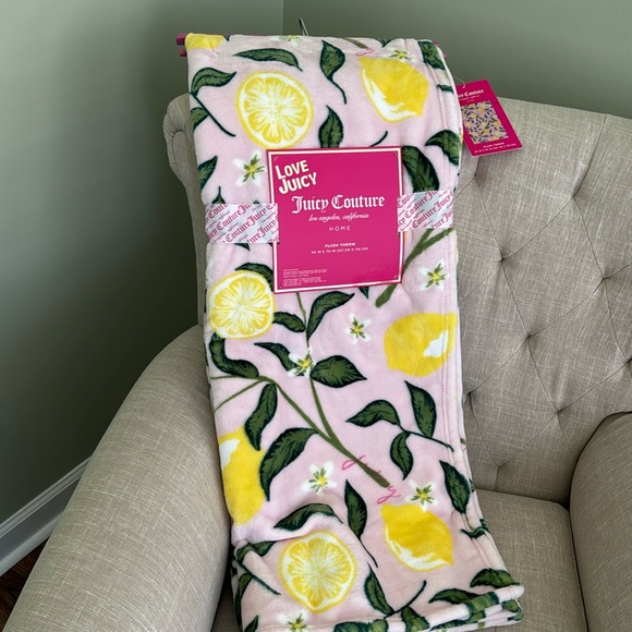 Juicy Couture Plush Throw Blanket with Lemons - NWT - Picture 1 of 7